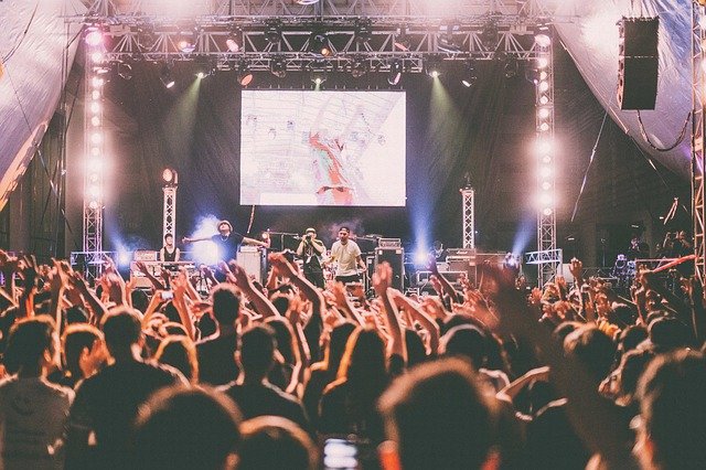 Concert pendant le MIDEM Festival à Cannes.